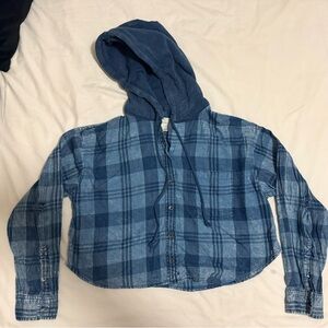 American Eagle Cropped Plaid Flannel w/Hood